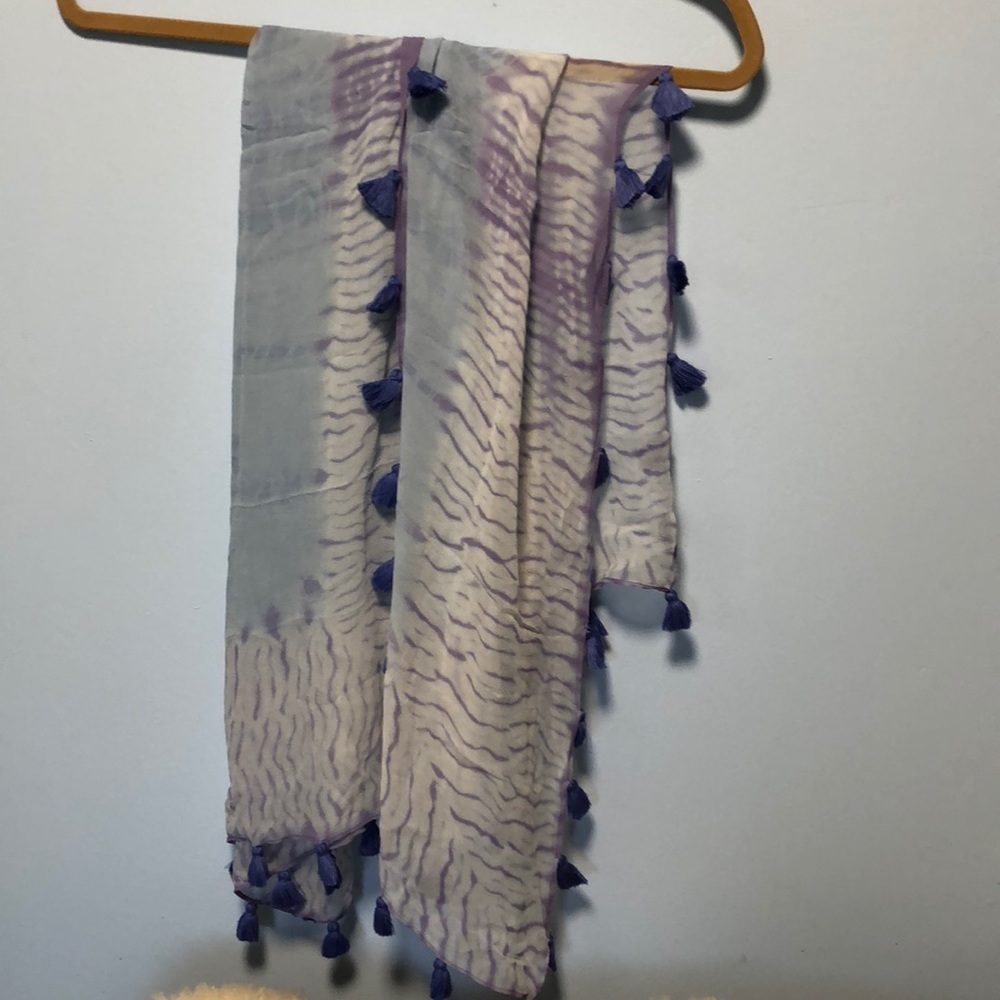 Woman’s scarf 40”/40”,100%silk, Eileen Fisher,